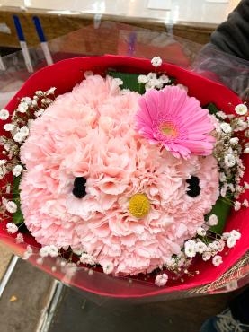 キティちゃんの花束｜「平田生花店」　（島根県松江市の花キューピット加盟店 花屋）のブログ